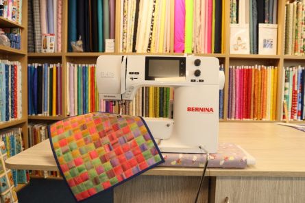 Bernina 475 Sewing Machine