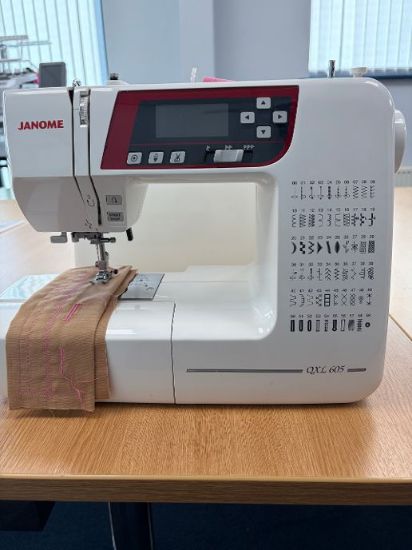 Used Janome QXL605